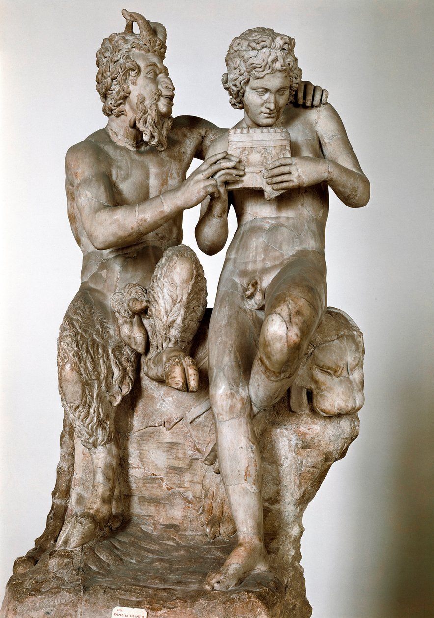 Statuette du dieu Pan enseignant la flûte à son éromène, le berger Daphnis. Sculpture romaine en marbre d