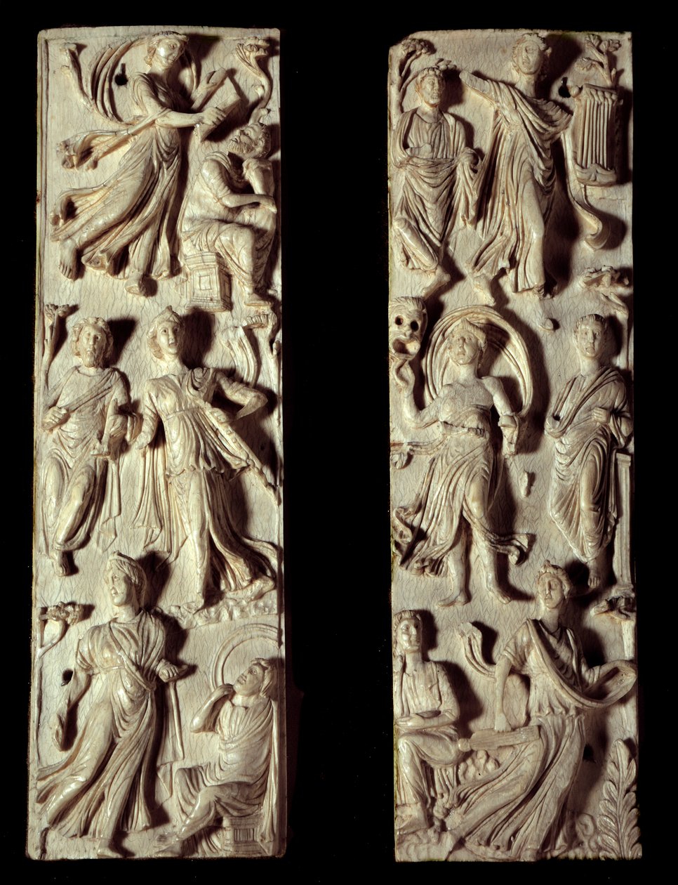 Rome antique : diptyque en ivoire sculpté représentant six muses et six poètes (ou philosophes) - Roman Roman