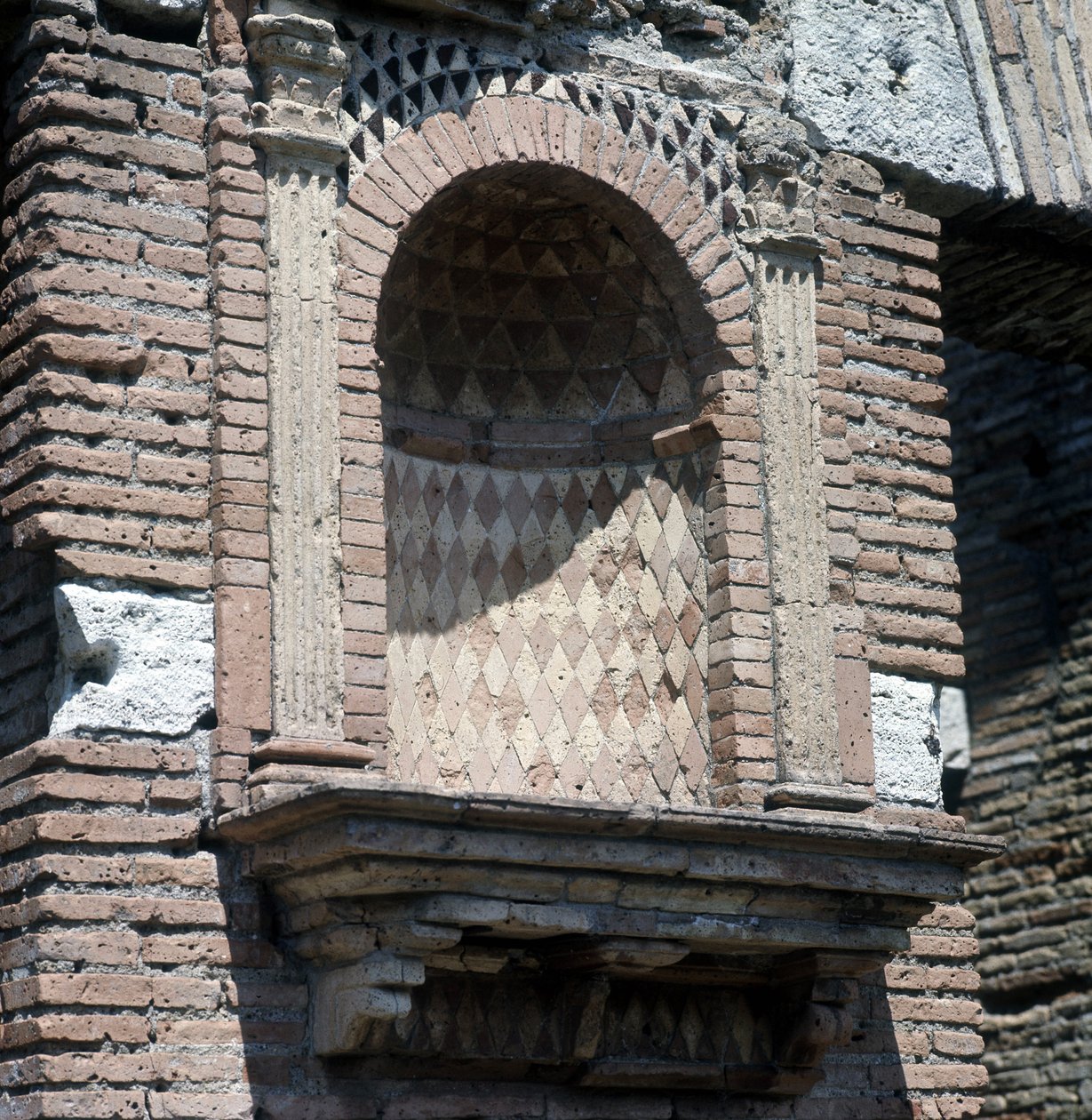 Casa del Laraire (Lararium) à Ostia, près de Rome. - Roman Roman