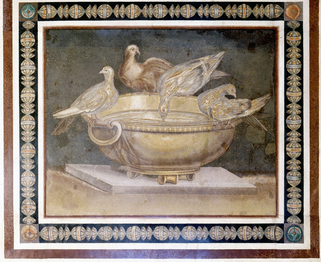 Mosaïque romaine représentant 4 colombes - Roman Roman