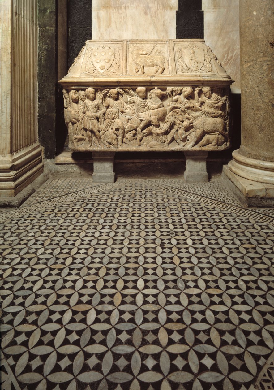 Sarcophage romain avec reliefs d