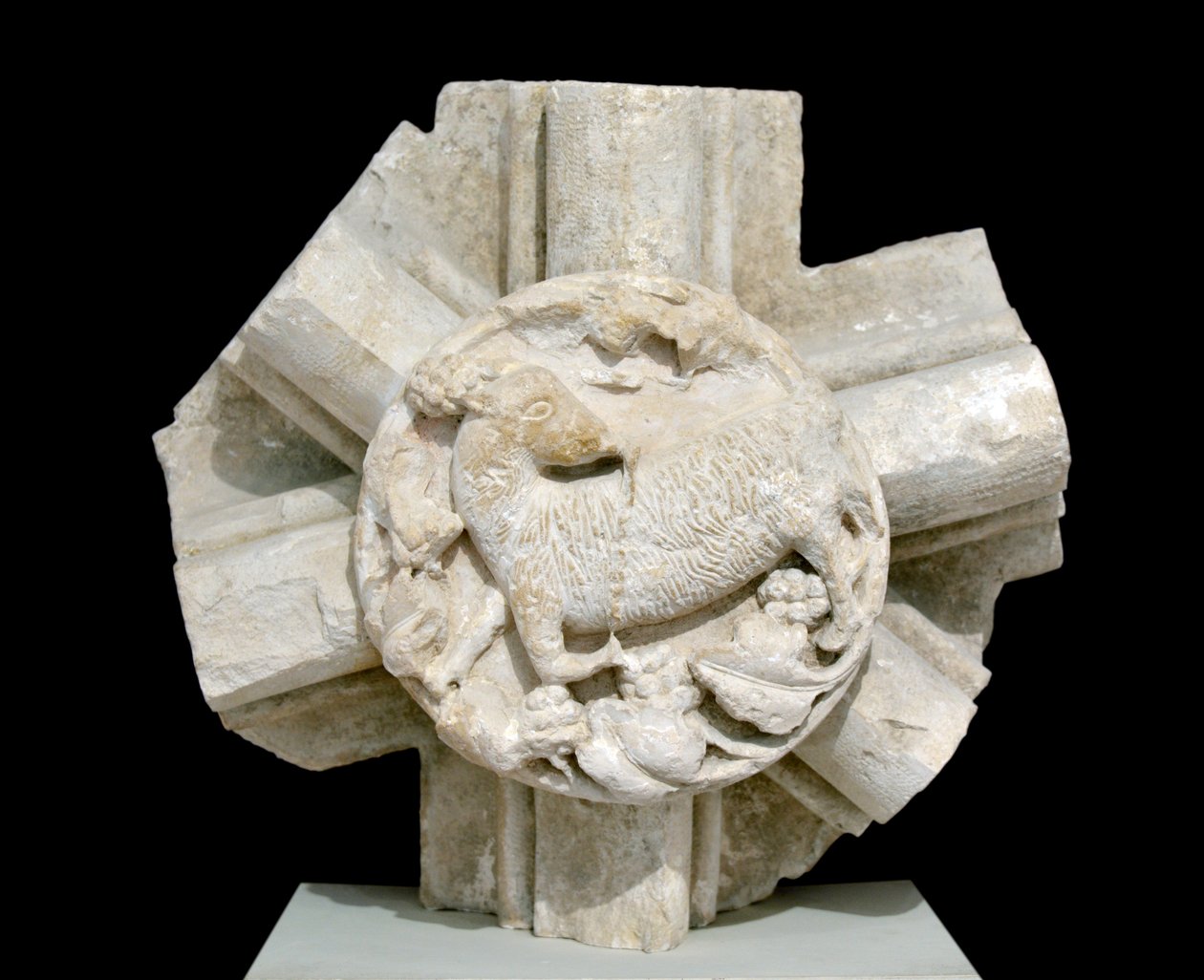 Un agneau, voûte de la chapelle Saint Laurent - Romanesque