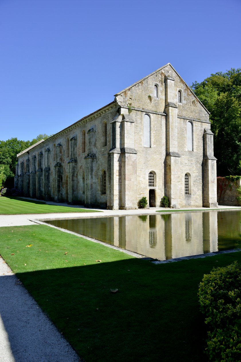 Architecture romane : vue extérieure de la forge de l
