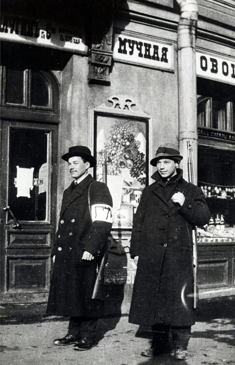 Milice de la ville sur le Prospekt Kamennoostrovsky à Petrograd, 1917 - Russian Photographer