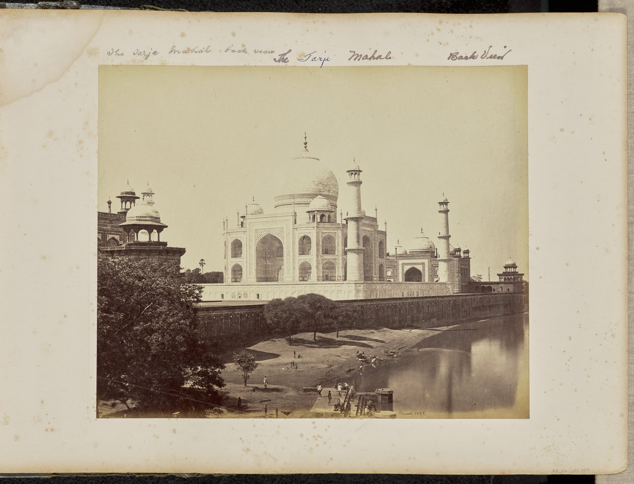 Agra; le Taj Mahal, vu du fleuve - Samuel Bourne