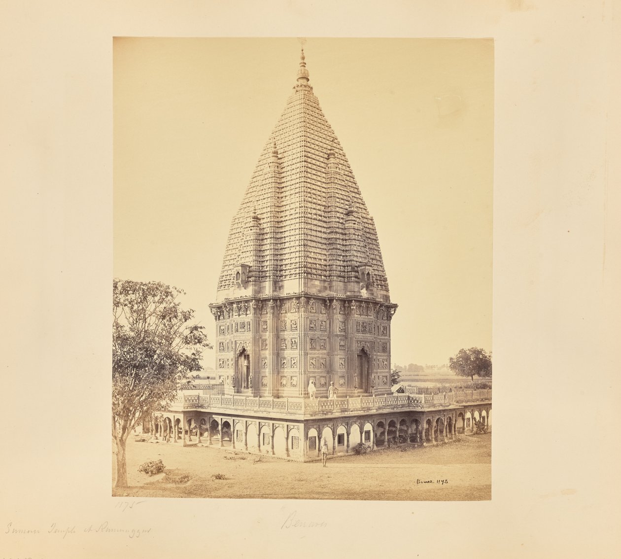 Bénarès ; temple Sumeree à Ramnuggur, vue rapprochée - Samuel Bourne
