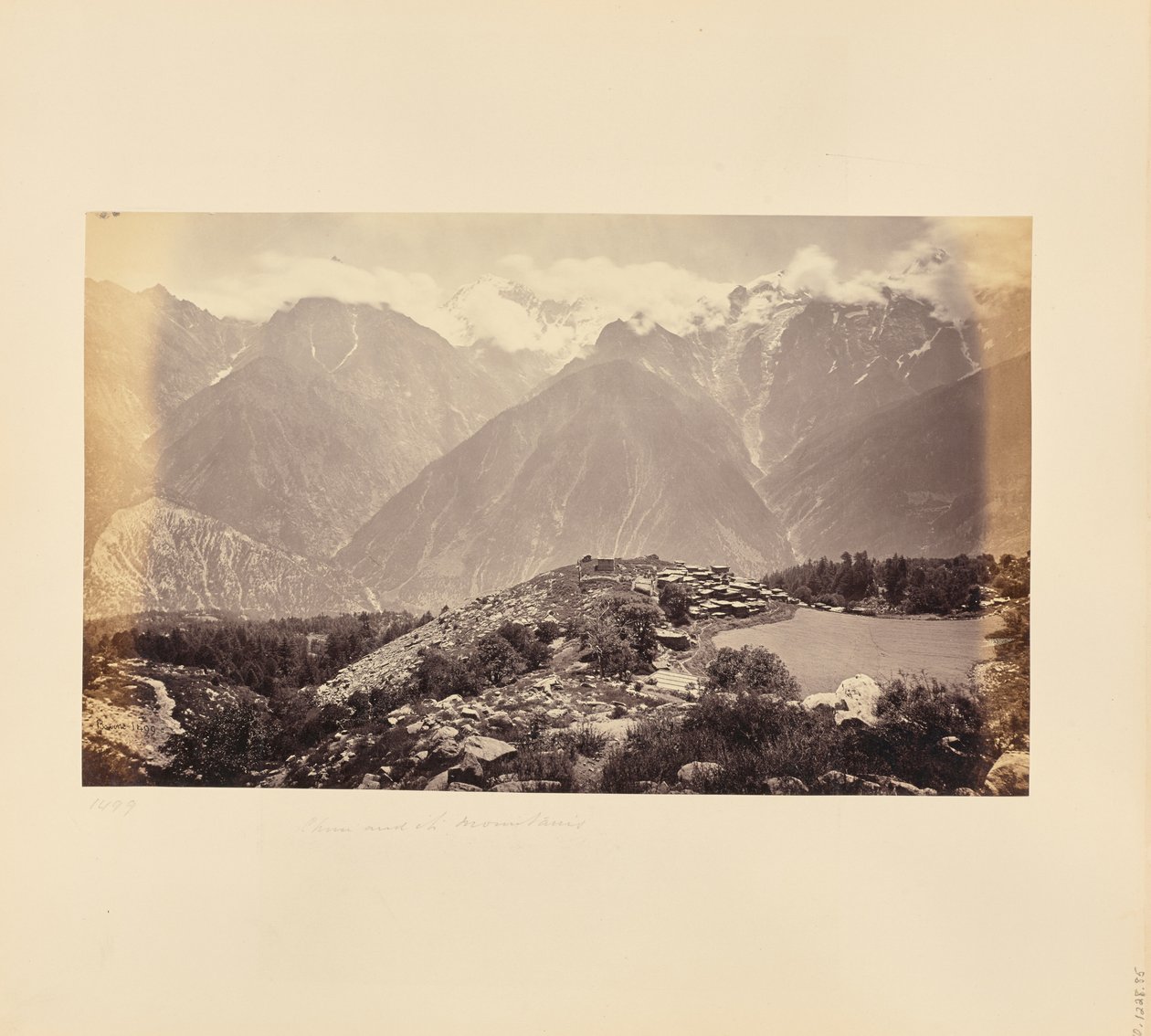 Chini et ses montagnes - Samuel Bourne