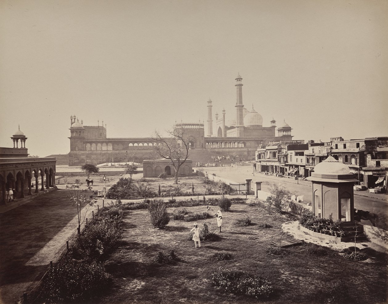 Delhi. Vue du côté nord de la Jama Masjid, principal lieu de culte musulman - Samuel Bourne