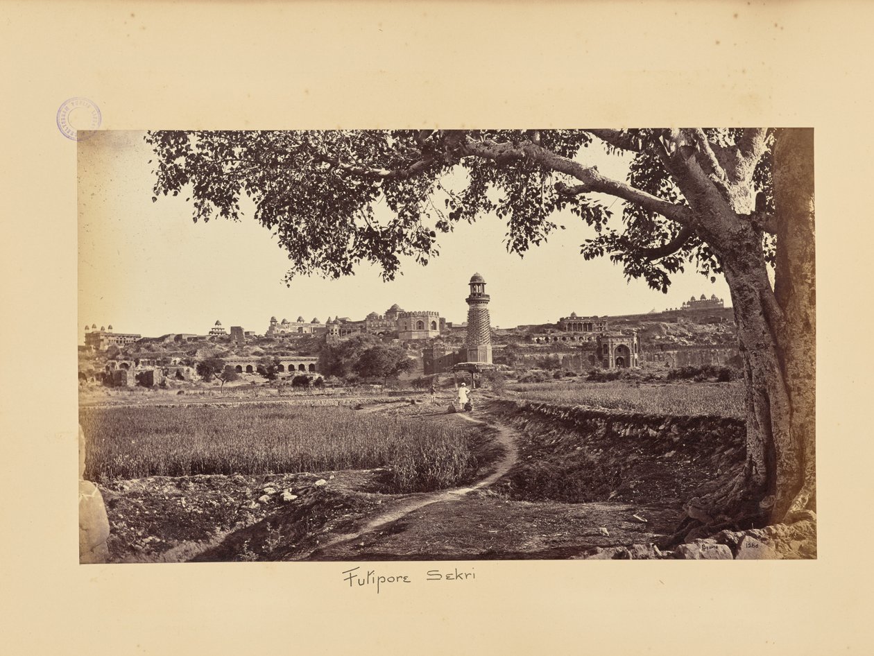 Fatehpur Sikri ; vue générale des ruines (côté ouest), depuis le pied de la colline - Samuel Bourne