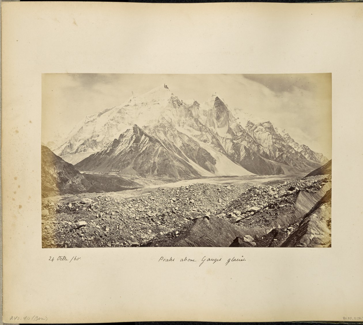 Chaîne de sommets enneigés au-dessus du glacier de Gangotri - Samuel Bourne