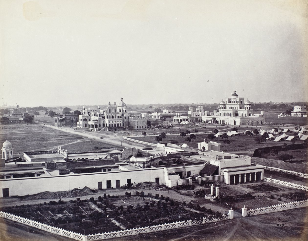 Vue du complexe palatial de Chattar Manzil - Samuel Bourne