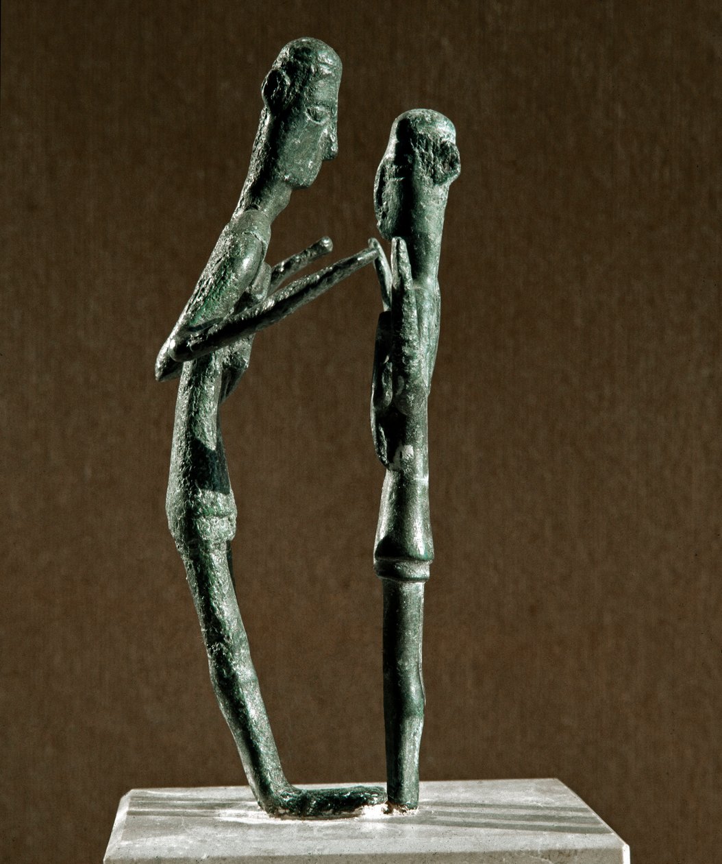 Culture nuragique sarde : groupe sculpté de lutteurs en bronze. 8e-7e siècle av. J.-C. Cagliari, Museo Nazionale Archeologico, Sardaigne, Italie - Sardinia Nuragic Civilization