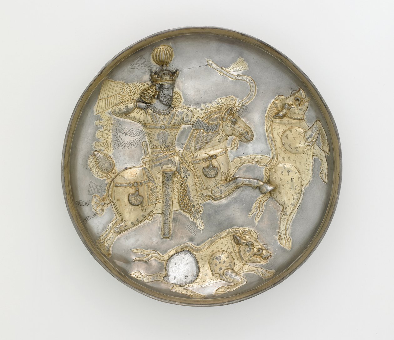 Assiette, 4ème siècle (argent et doré) - Sasanian School