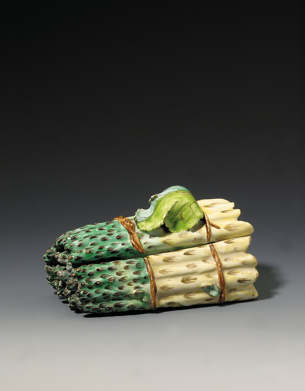 Soupière à asperges et couvercle, vers 1750 - Sceaux Factory
