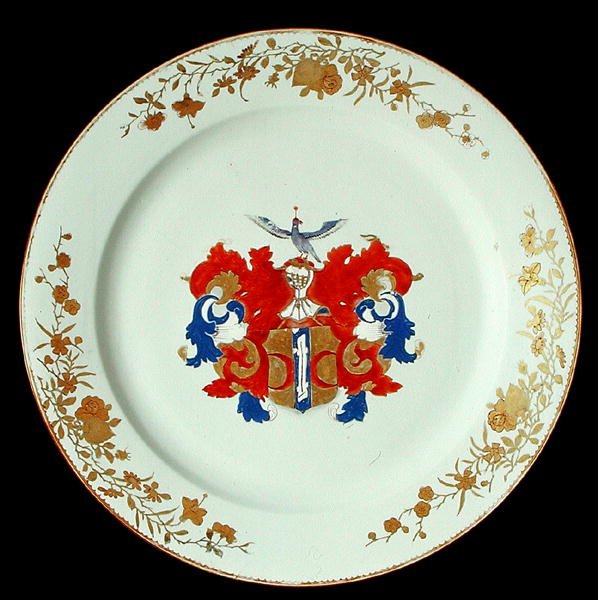 Un plat en porcelaine Imari chinois avec les armoiries de Valckenier d