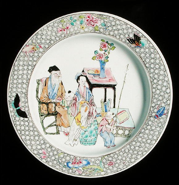 Un plat en porcelaine famille rose, vers 1730 - School Chinese