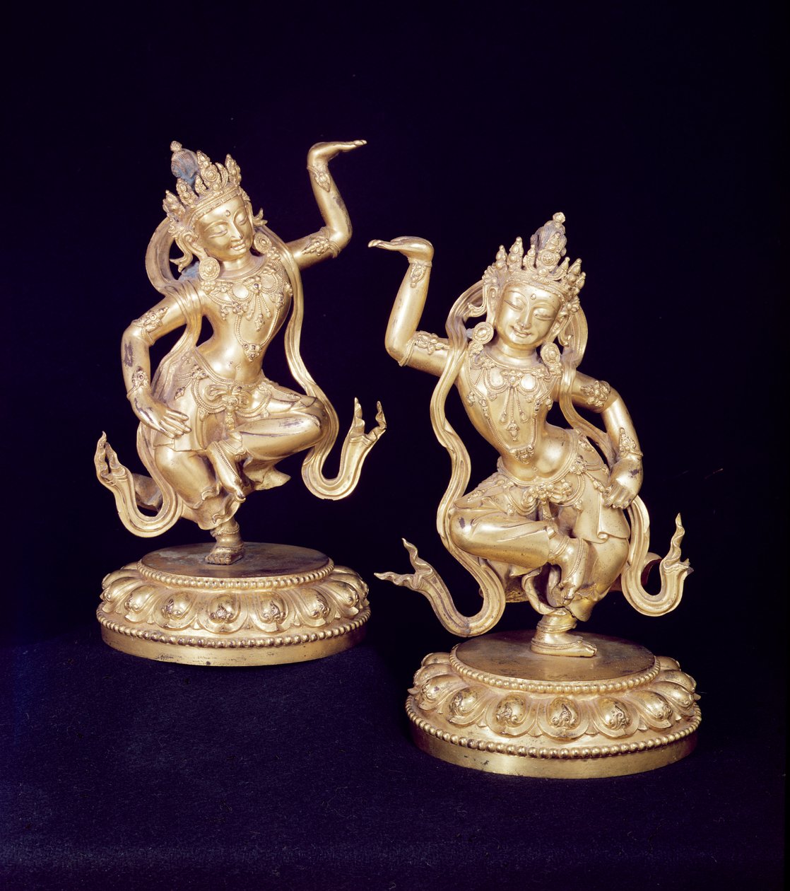 Bodhisattva, paire de figures Husante - School Chinese