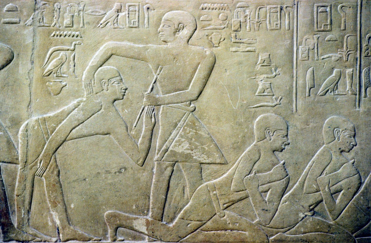 Égypte ancienne, relief, anciens du village forcés d