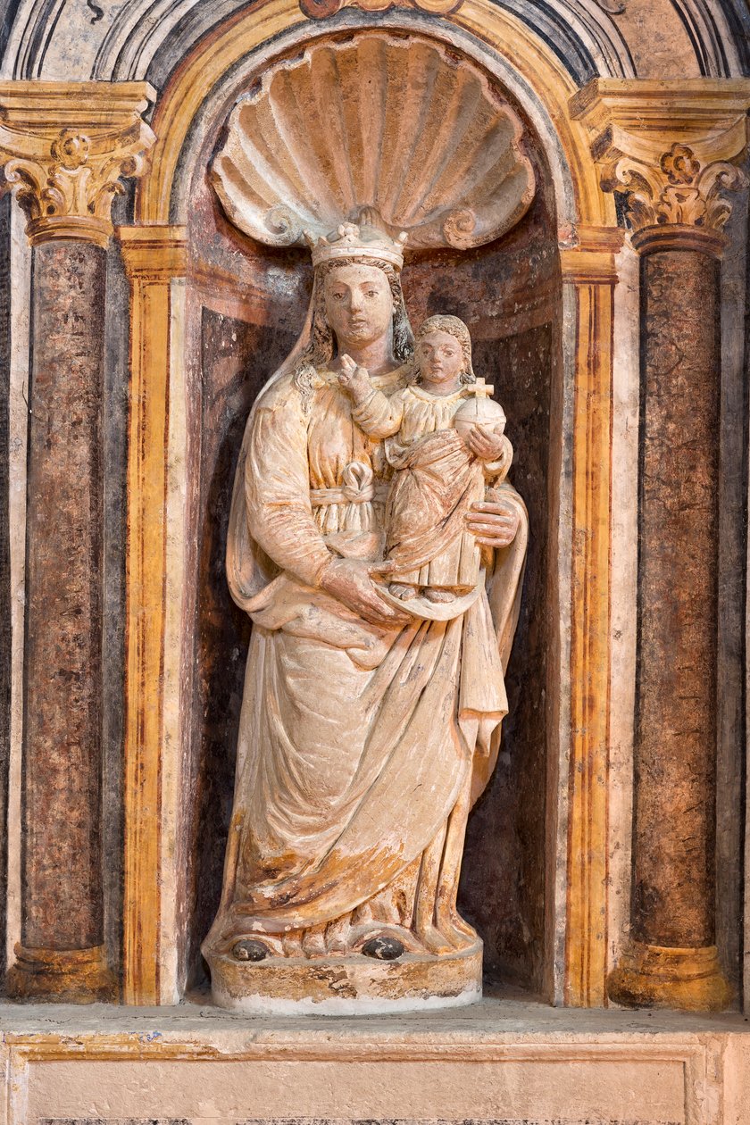 Statue de la Vierge à l