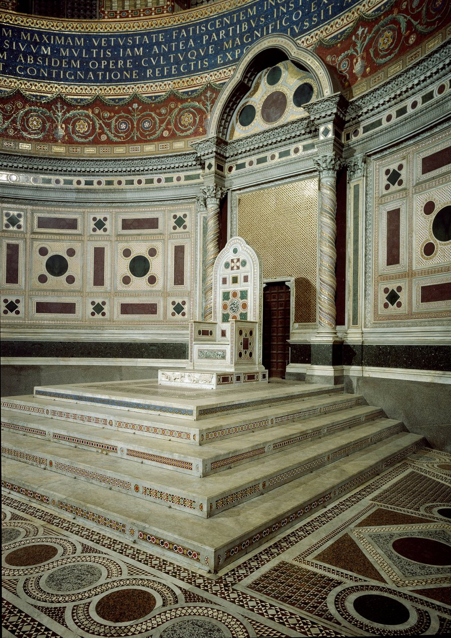 Vue du trône épiscopal dans la chaire papale de l