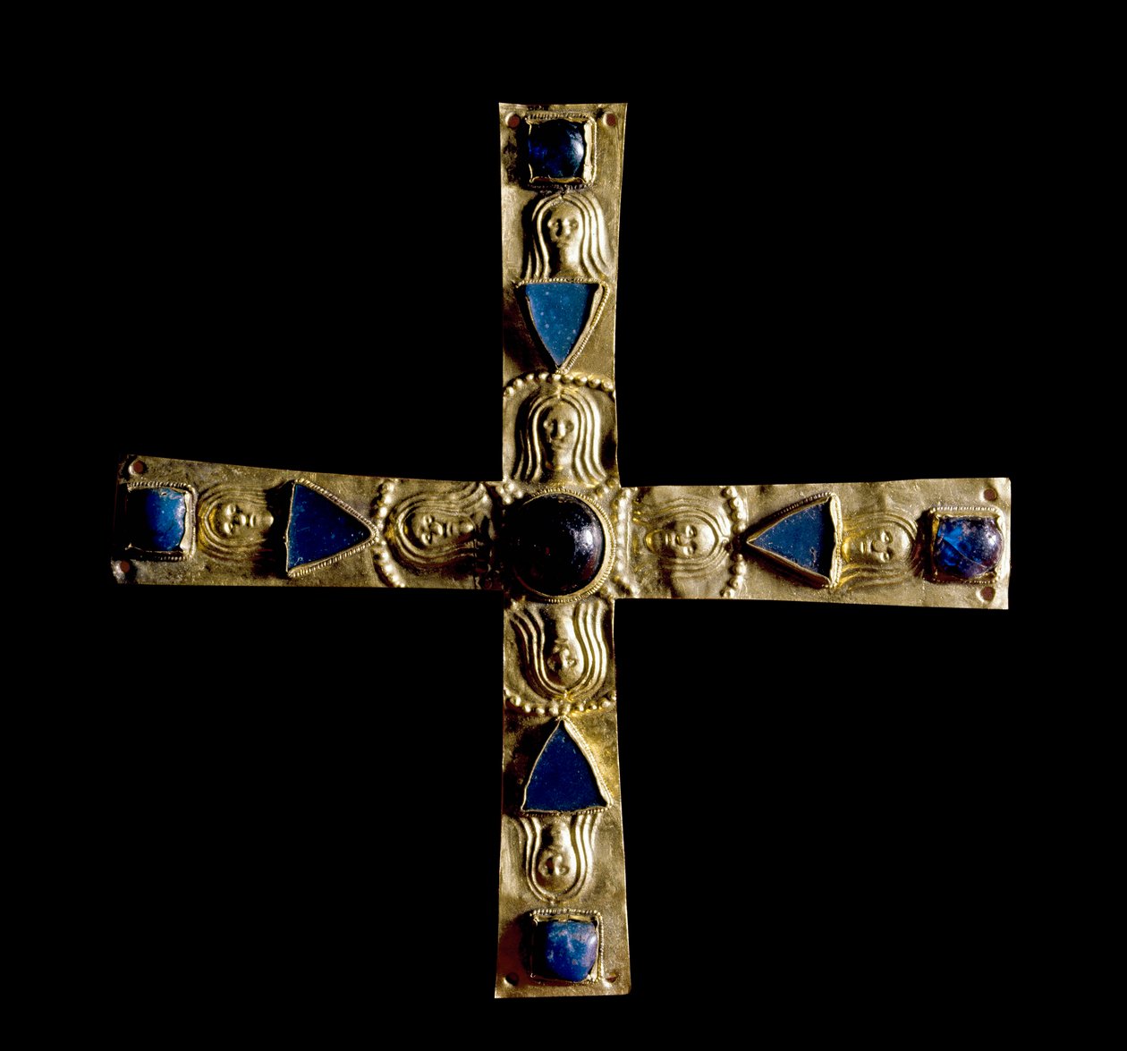 Archéologie du Moyen Âge. Art barbare de Lombardie : Croix de Gisulfo, en feuille d
