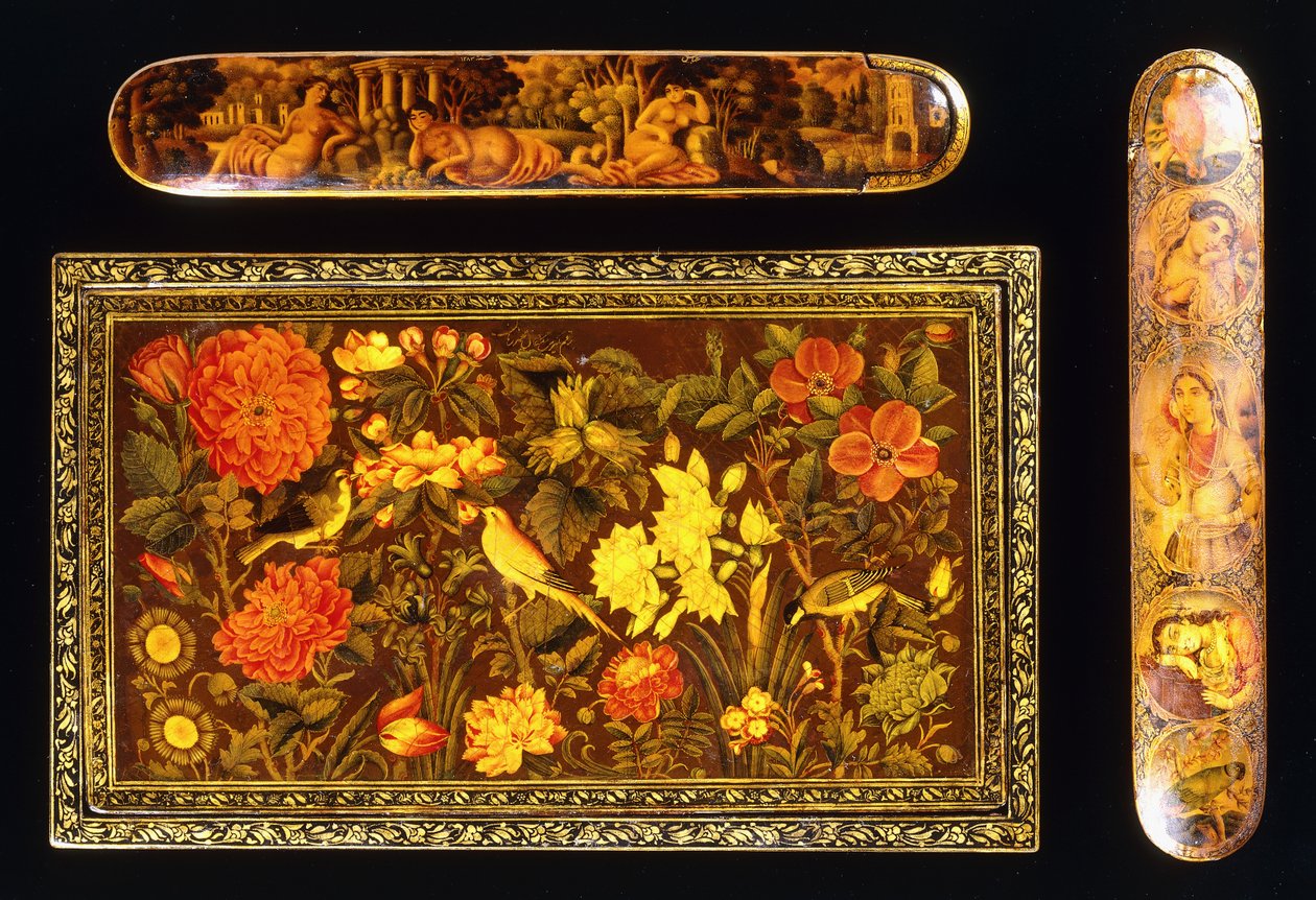 Deux qalamdans en laque papier mâché Qajar et un étui à miroir Zand - School Persian