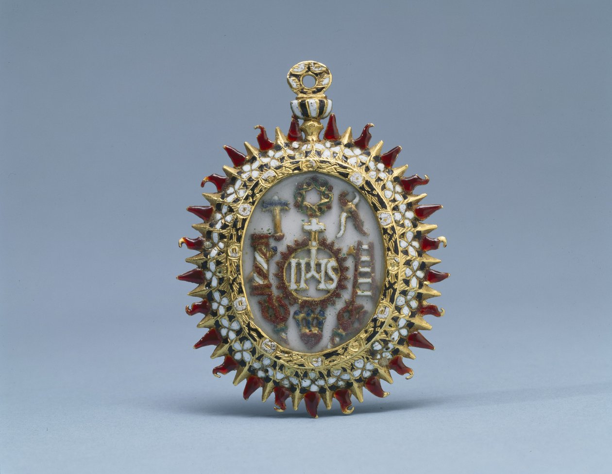 Pendentif à deux faces avec des symboles du Christ et de la Passion, et le Christ dans le Temple parmi les anciens, fin du XVIe-début du XVIIe siècle - School Spanish