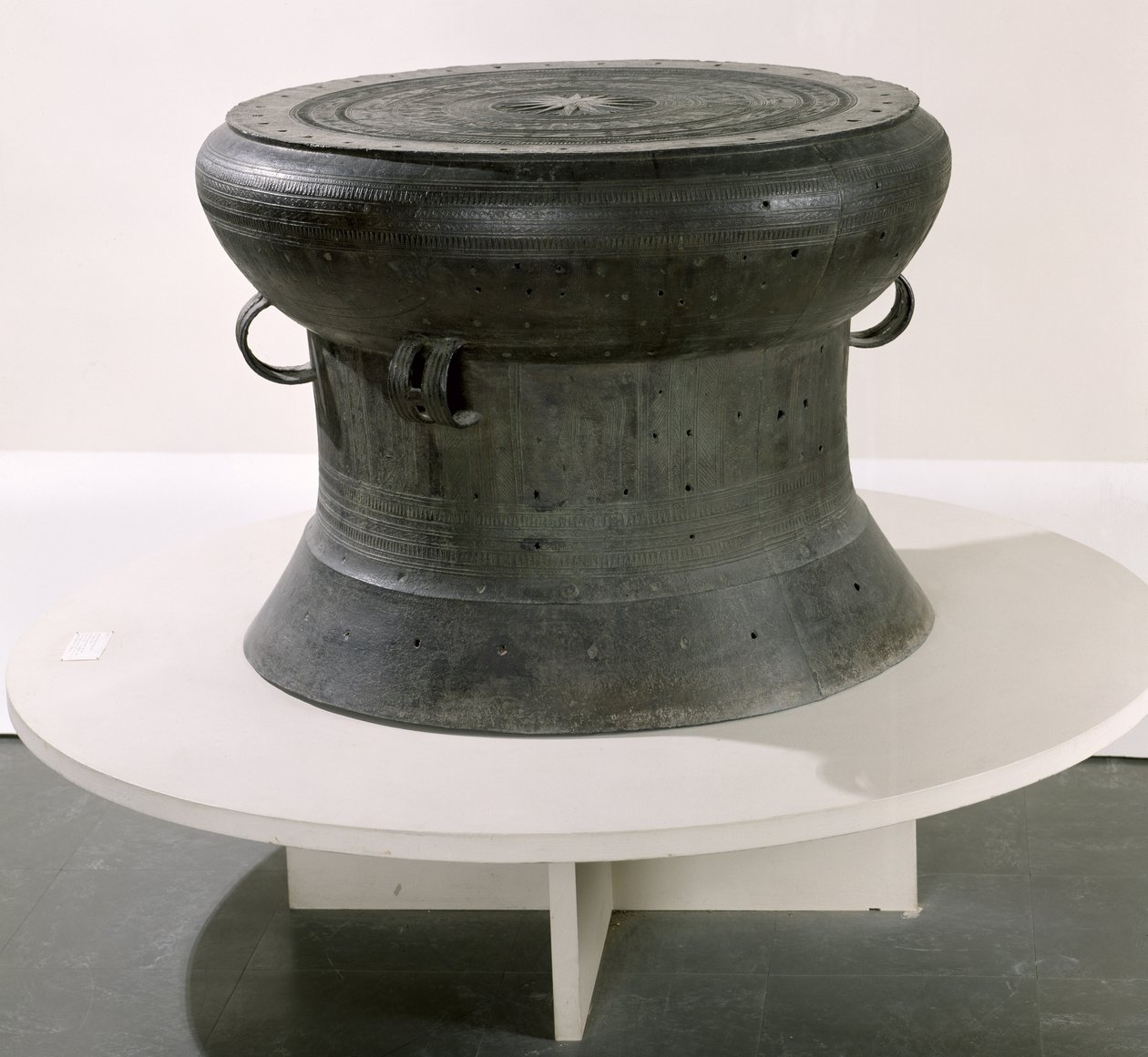 Tambour, style Dong Son, IIe-Ier siècle av. J.-C. (bronze) - School Vietnamese