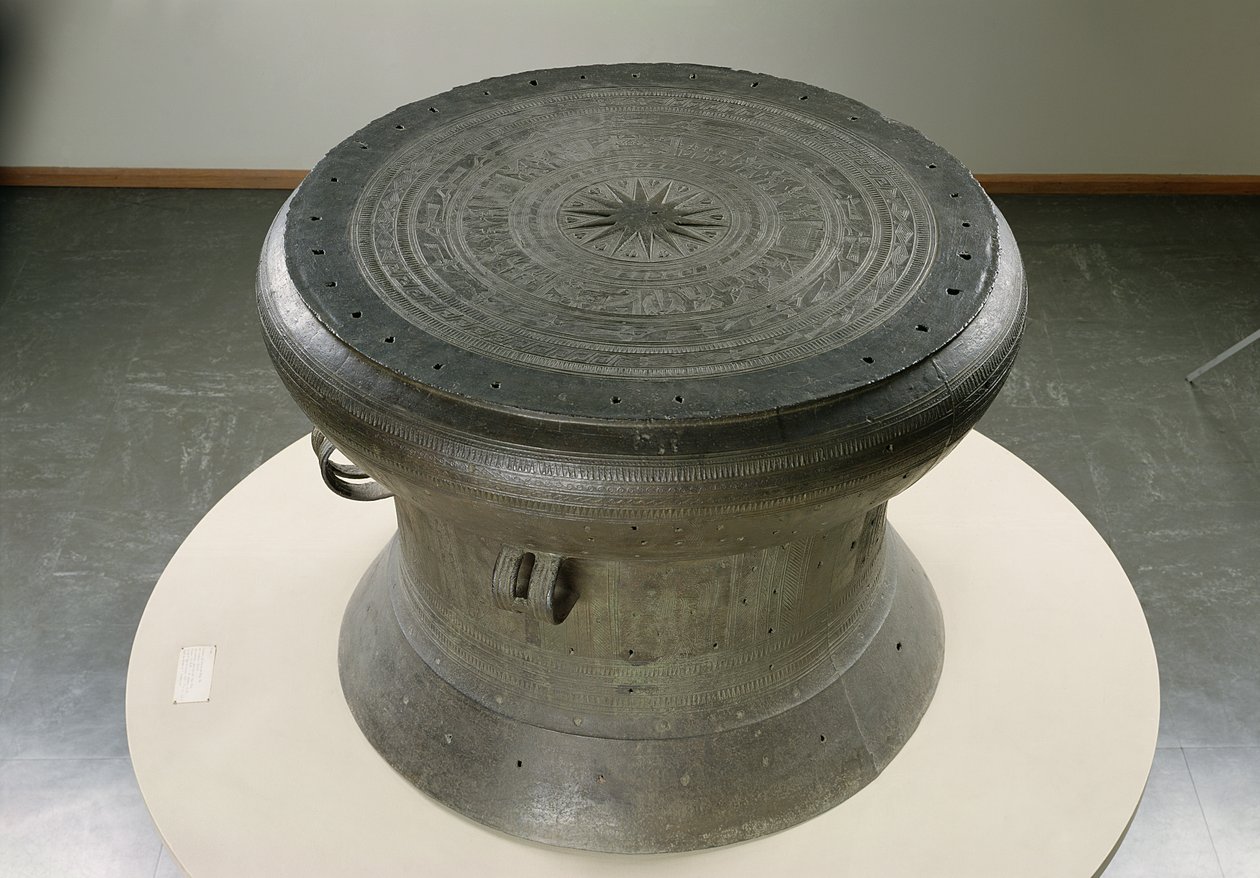 Tambour, style Dong Son, 2e-1er siècle av. J.-C. - School Vietnamese