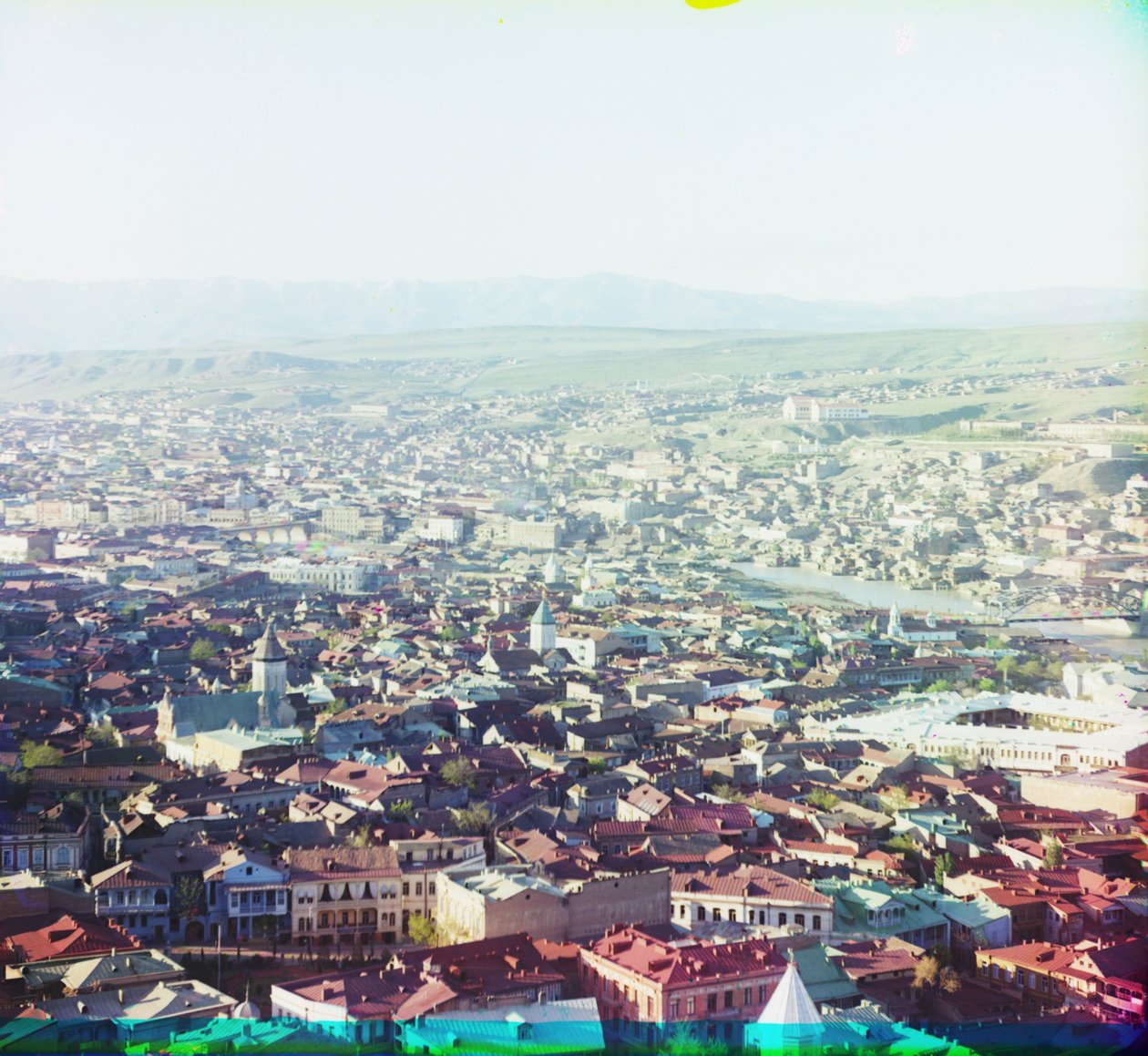 Vue de Tiflis (aujourd'hui Tbilissi) depuis les jardins de l'église ...