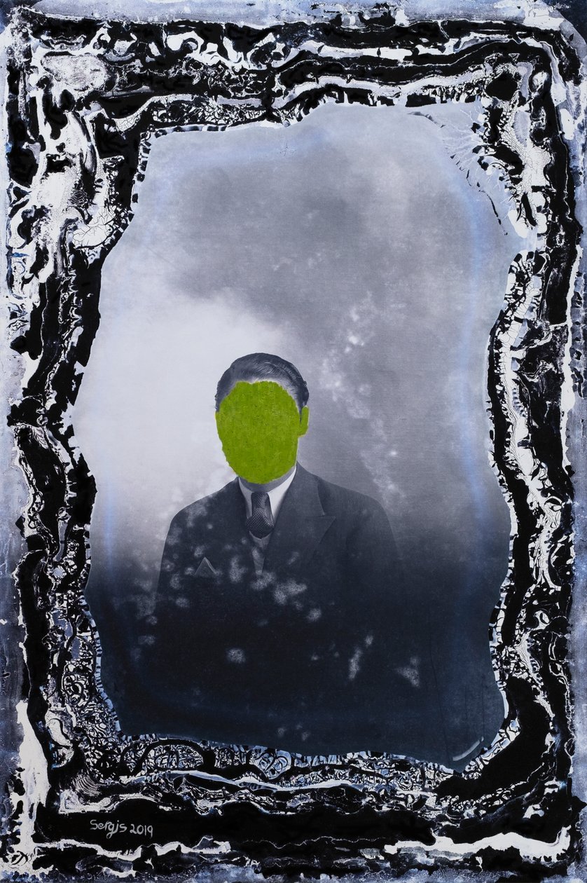 jeune homme posant seul, 2019 (technique mixte) - Sergis Adamos