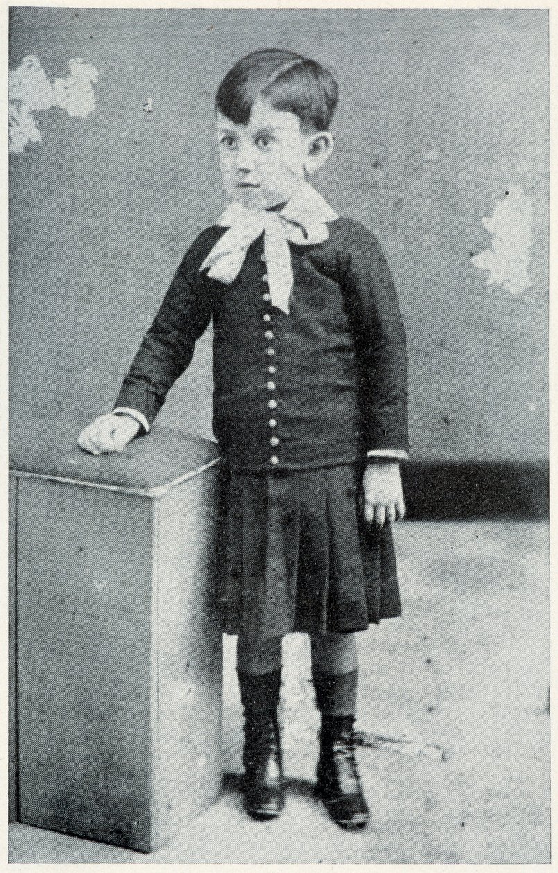 Pablo Picasso, à quatre ans, 1885 - Spanish Photographer