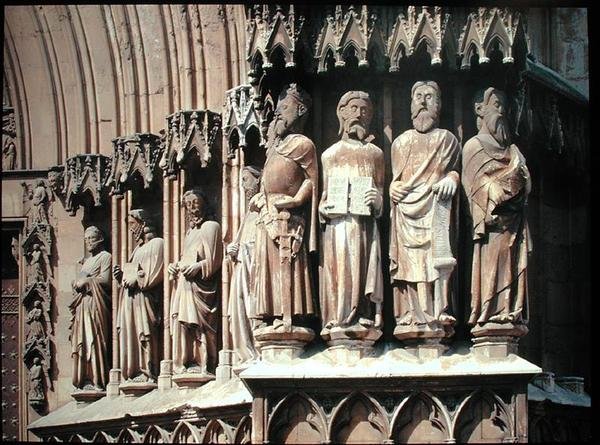 Figures de jambage de la façade du portail principal, construites entre 1171 et 1331 - Spanish School