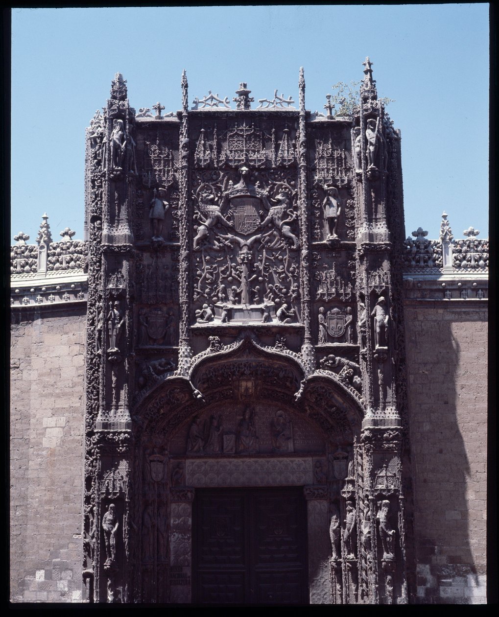 Art gothique isabellin : façade du collège Saint Grégoire (San Gregorio) 1488-1496 Valladolid, Espagne - Spanish School