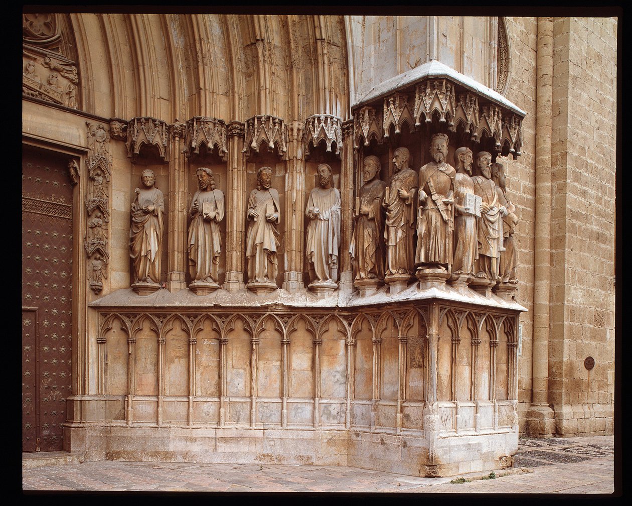 Art gothique : détail du portail central de la Cathédrale de Sainte Thècle à Tarragone - Spanish School