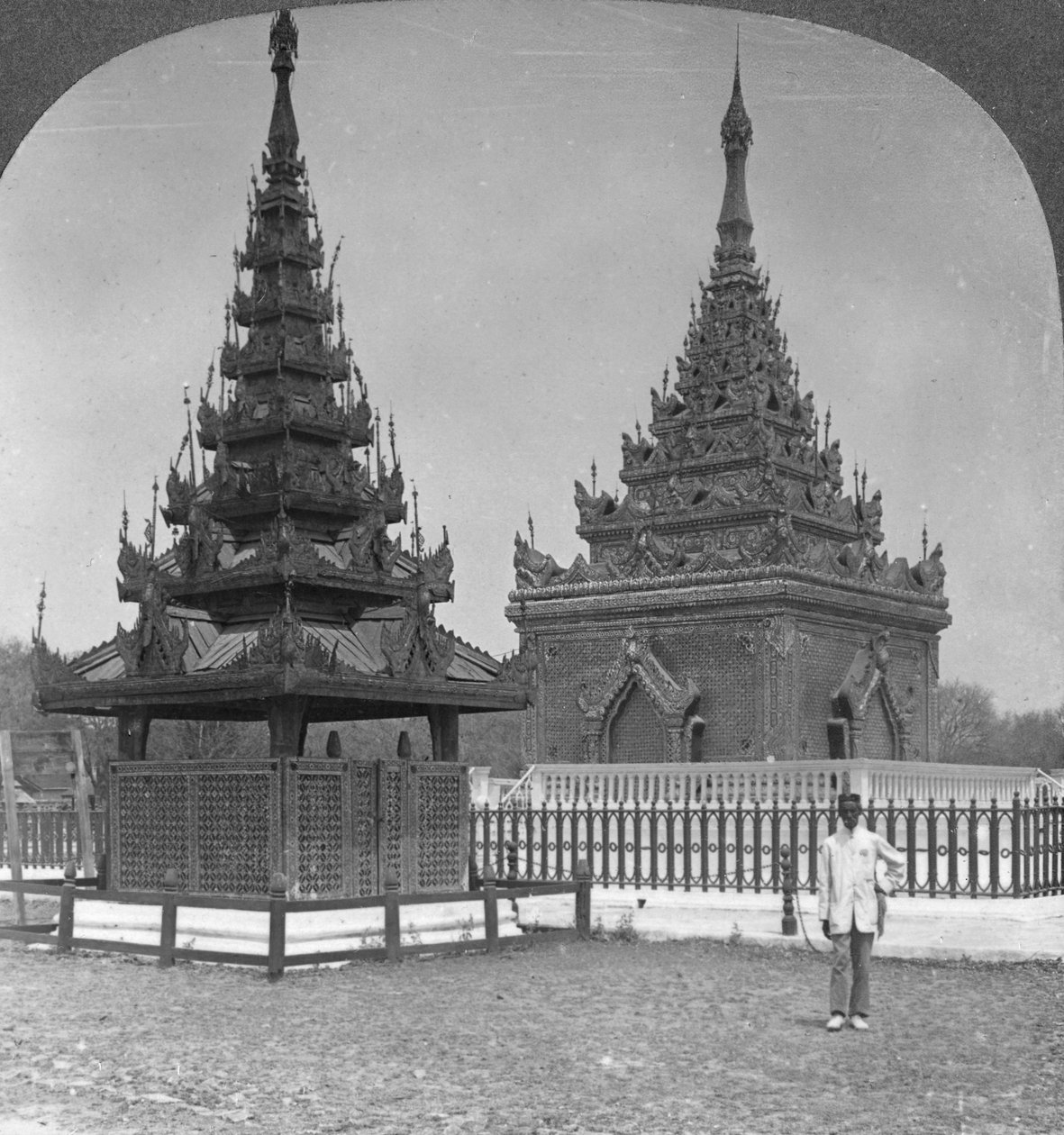 Tombeau du roi Mindon, Palais royal, Mandalay, Birmanie, 1908 - Stereo Travel Co