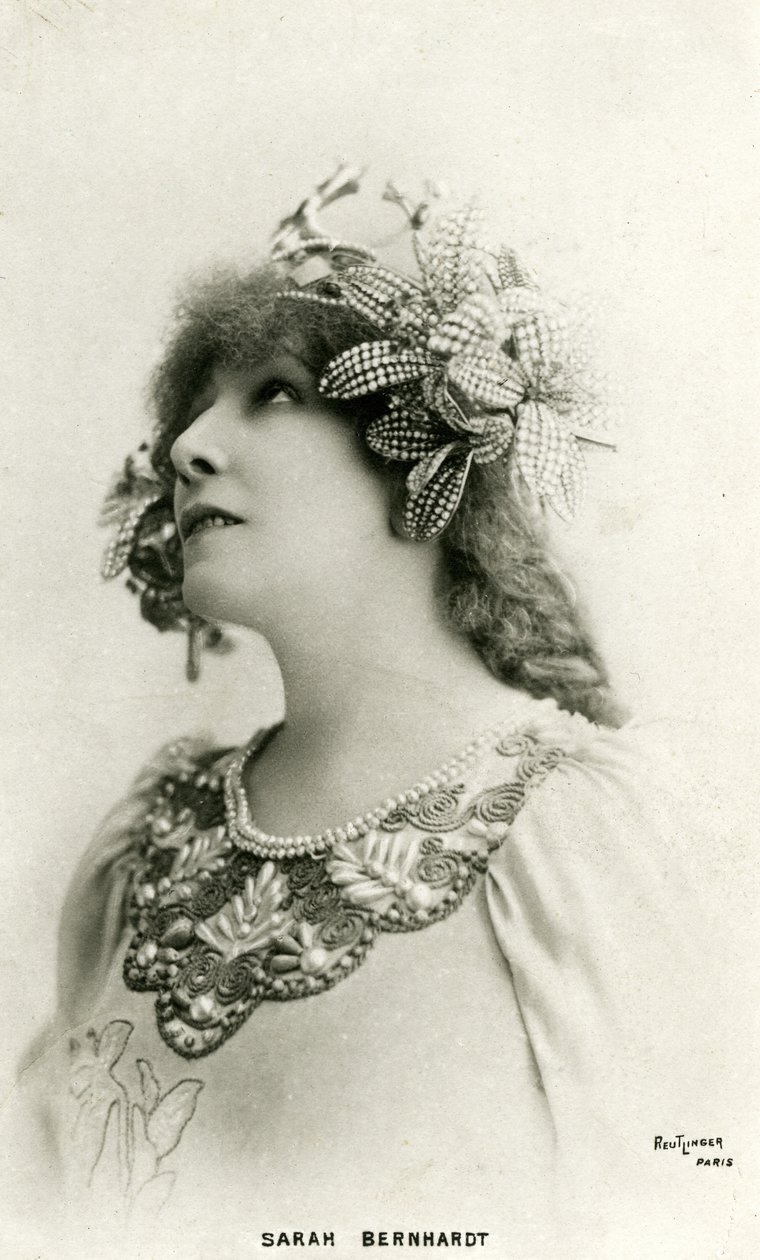 Henriette Rosine Bernard alias Sarah Bernhardt (1844-1923) en « La princesse lointaine », pièce d