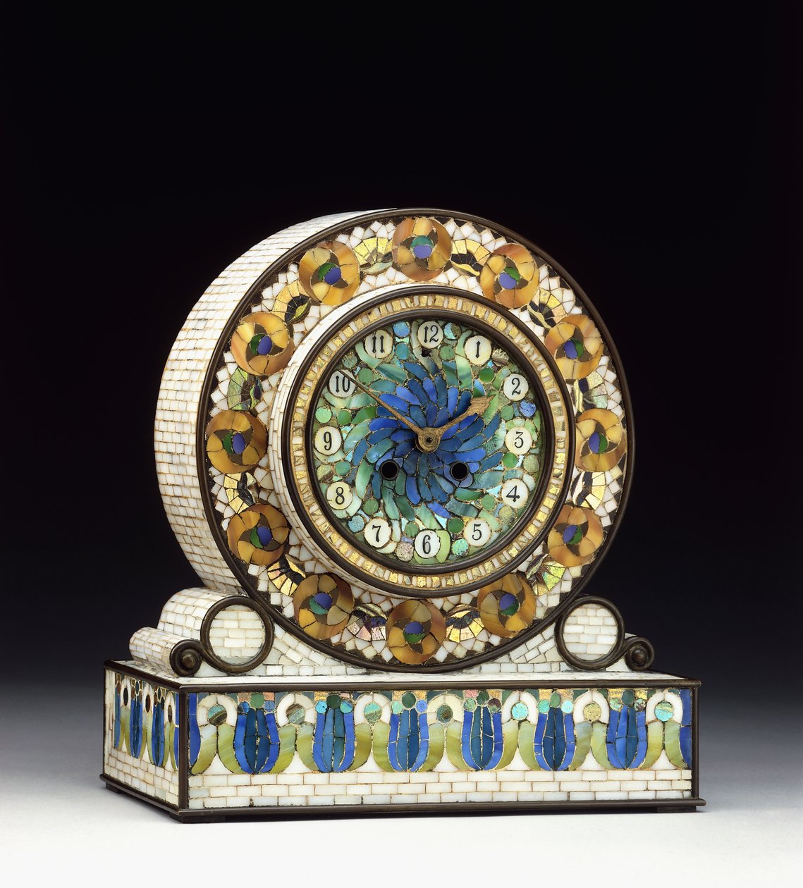 Pendule de cheminée en verre Favrile monté en bronze, 20e siècle - Studios Tiffany