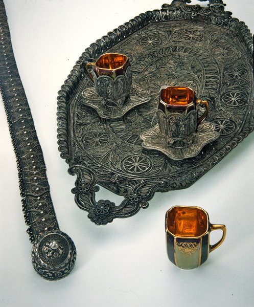 Ceinture en filigrane et plateau avec tasses - Syrian Syrian