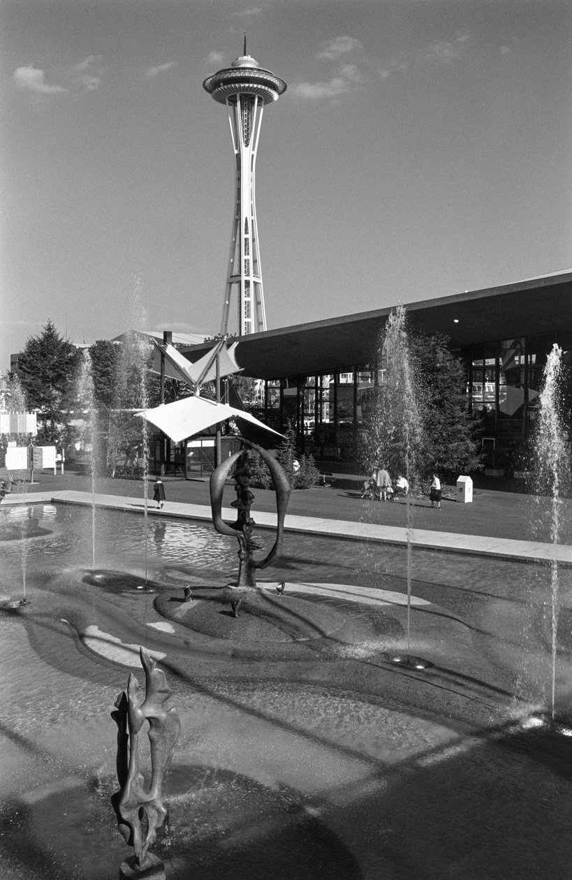 Piscine, fontaine, sculpture et Space Needle à l