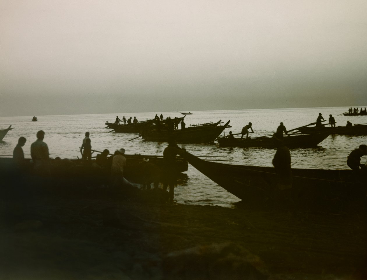 Pêcheur japonais en mer, vers 1900 - 1915 (photographie) - Teijiro Takagi