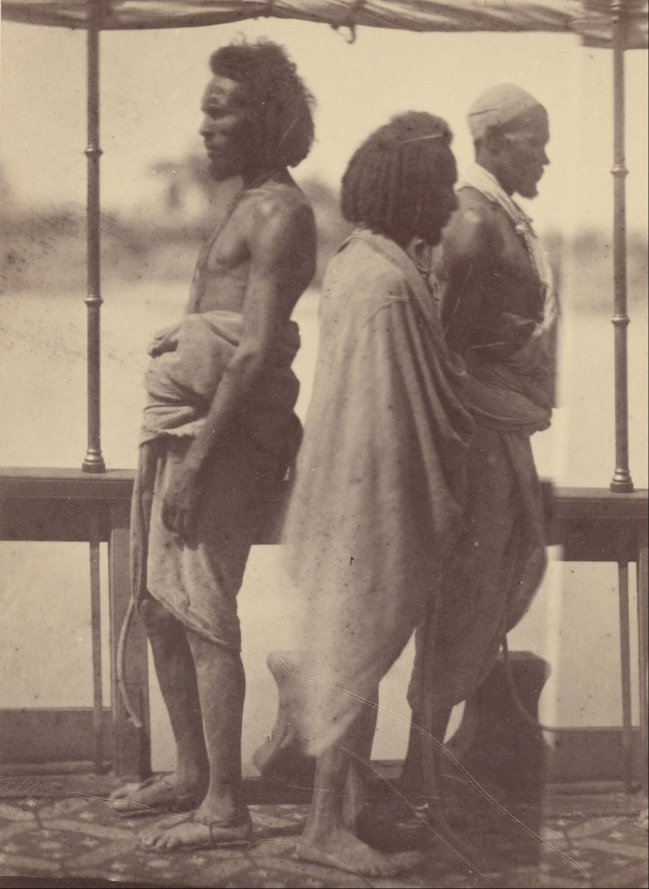 Portrait de trois hommes indigènes debout de profil - Théodule Devéria