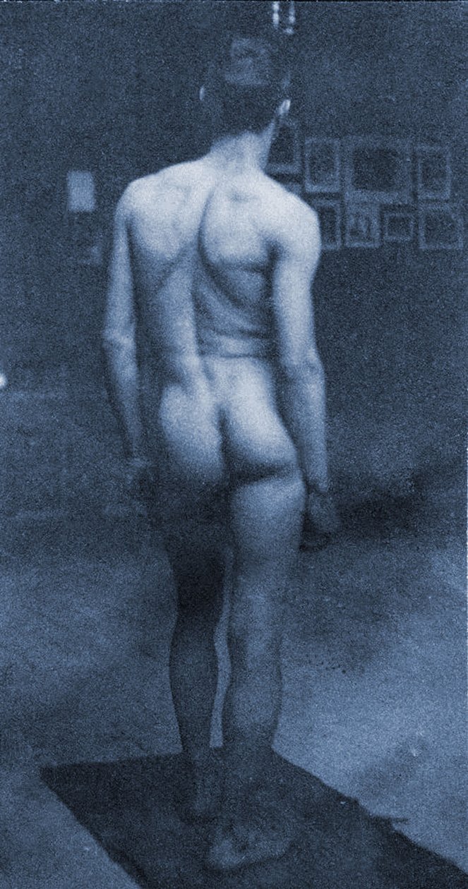 Portrait nu de Samuel Murray dans le studio d