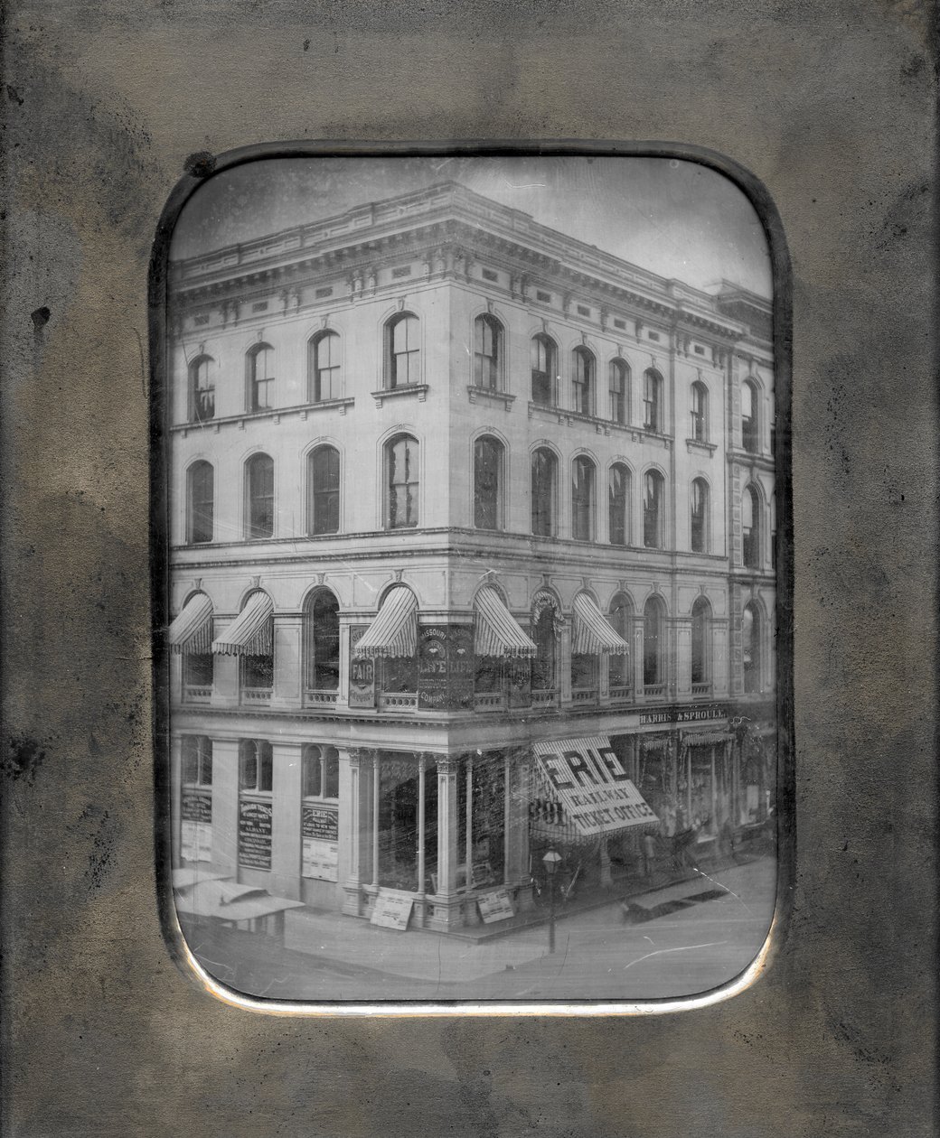 Bâtiment Ann Lucas Hunt, Fourth et Olive Streets, coin nord-ouest - Thomas M. Easterly