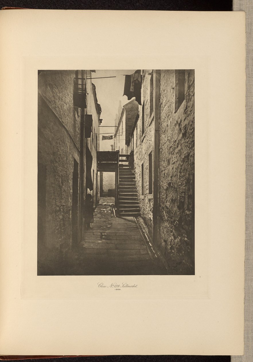 Close No. 128 Saltmarket - Thomas Annan
