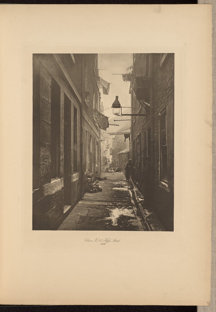 Close No. 80 High Street - Thomas Annan