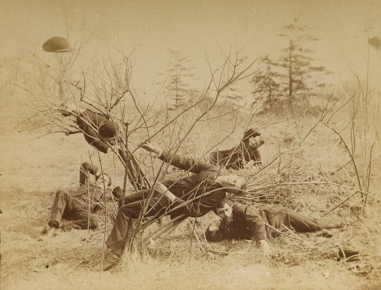 [Quatre étudiants allongés en plein air] - Thomas Eakins