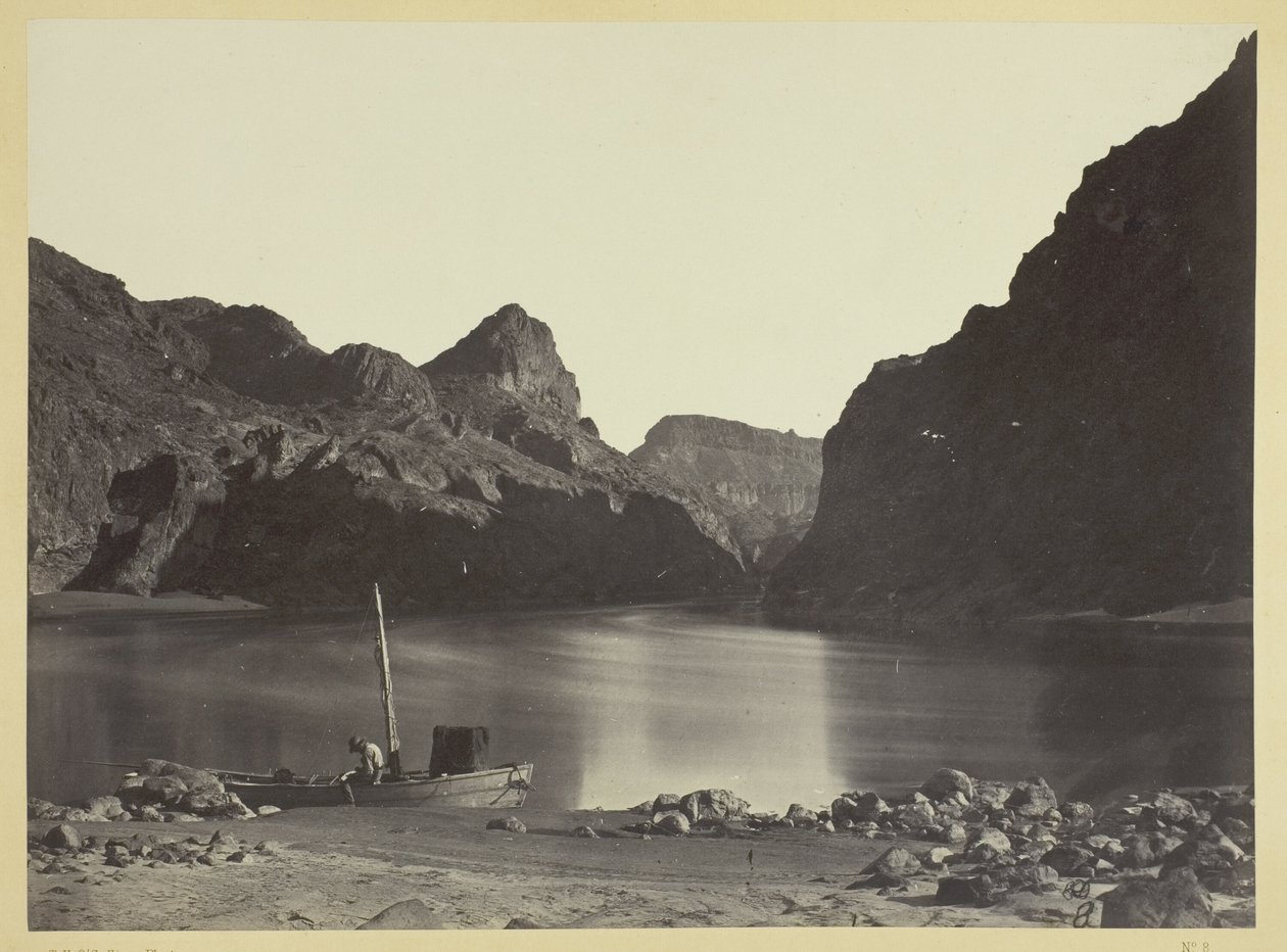 Black Cañon, fleuve Colorado, depuis le camp 8, en regardant vers le haut - Timothy O