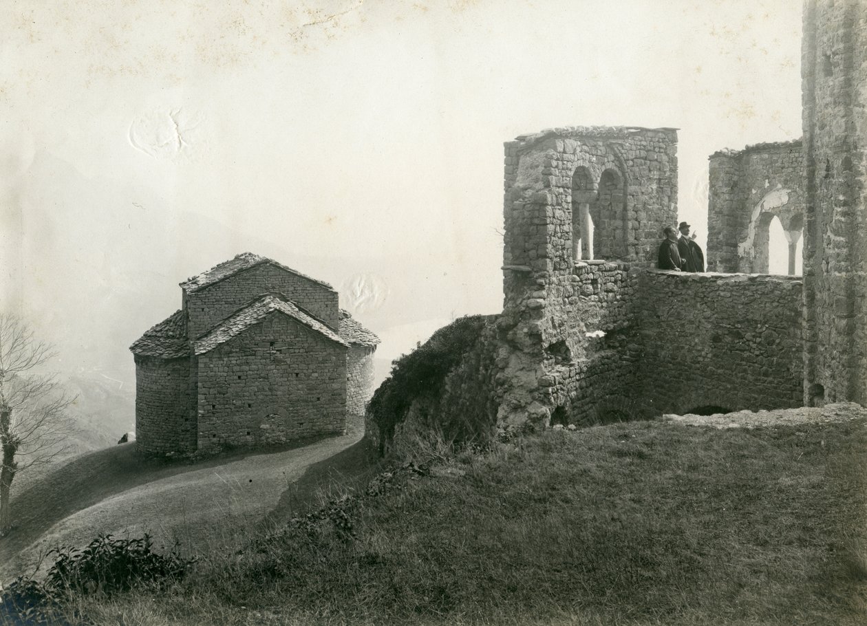Abbaye de San Pietro al Monte, Civate, Lombardie, Italie, photographie d