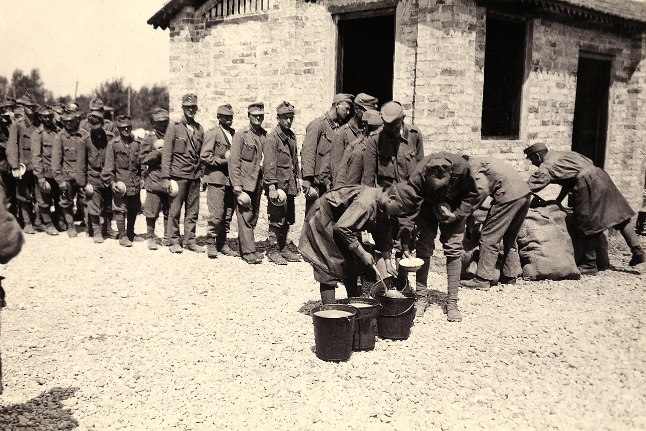 Prisonniers autrichiens à Bagnaria Arsa, Udine, Italie, 02/04/1916 - Ugo Ojetti